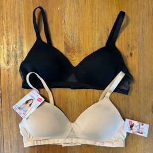 New- 2 Hanes Oh So Light Comfort Bras Tan & Black Small